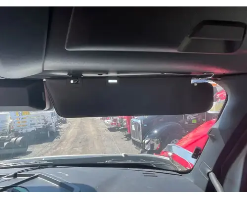 Freightliner Cascadia 116 Day Cab Sun Visor (External)