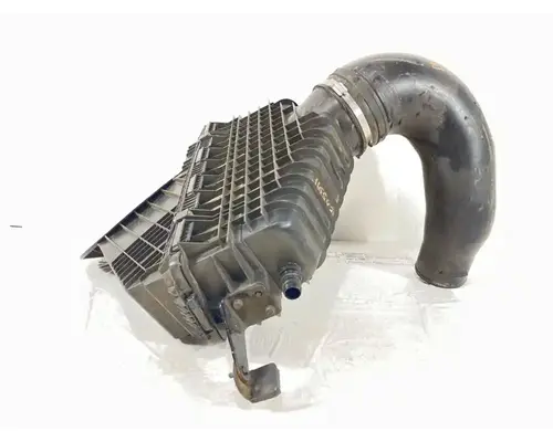 Freightliner Cascadia 116 Air Cleaner