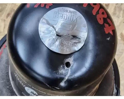Freightliner Cascadia 116 Air Drier