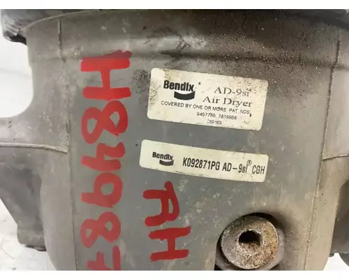 Freightliner Cascadia 116 Air Drier