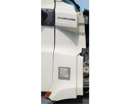 Freightliner Cascadia 116 Cowl