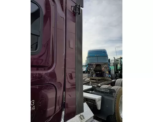 Freightliner Cascadia 123 Sleeper Fairing