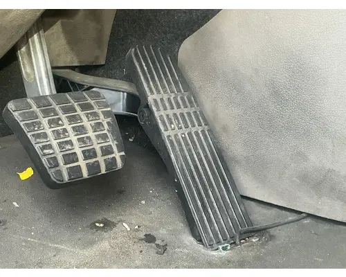 Accelerator Parts FREIGHTLINER Cascadia 125 Geco - Fresno