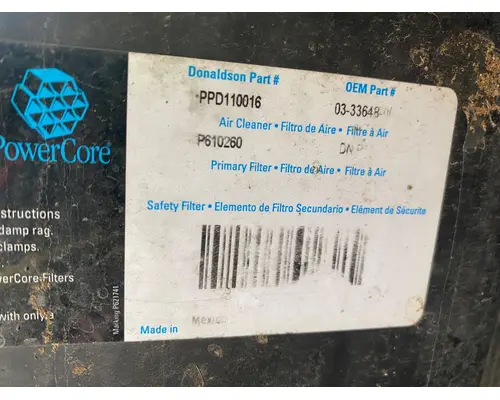 Freightliner Cascadia 125 Air Cleaner