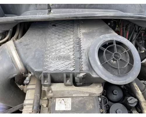 Freightliner Cascadia 125 Air Cleaner