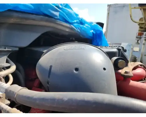Freightliner Cascadia 125 Air Cleaner
