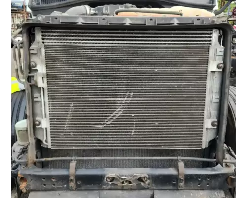 Freightliner Cascadia 125 Air Conditioner Condenser