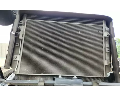 Freightliner Cascadia 125 Air Conditioner Condenser