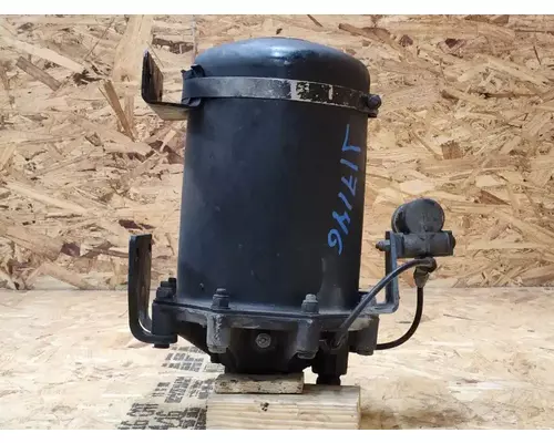Freightliner Cascadia 125 Air Drier