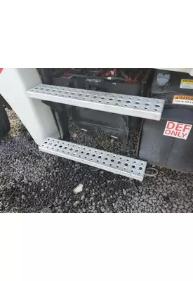 Freightliner Cascadia 125 Battery Box