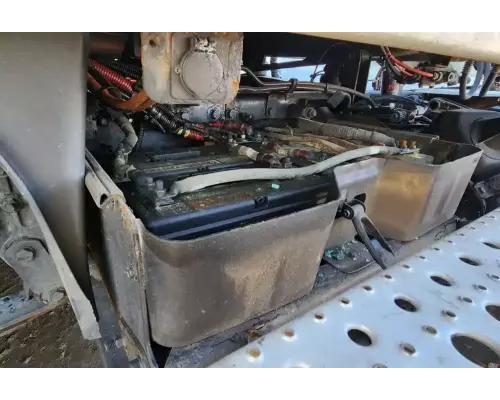 Freightliner Cascadia 125 Battery Box