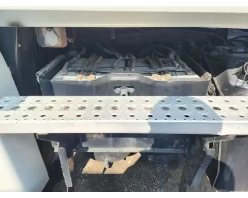 Freightliner Cascadia 125 Battery Box