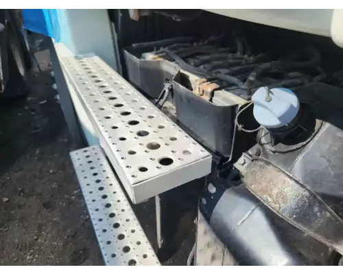 Freightliner Cascadia 125 Battery Box