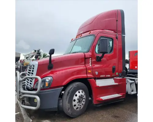 Cab Freightliner Cascadia 125 Holst Truck Parts
