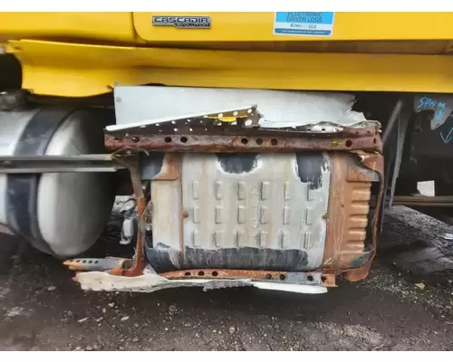 Freightliner Cascadia 125 DPF (Diesel Particulate Filter)