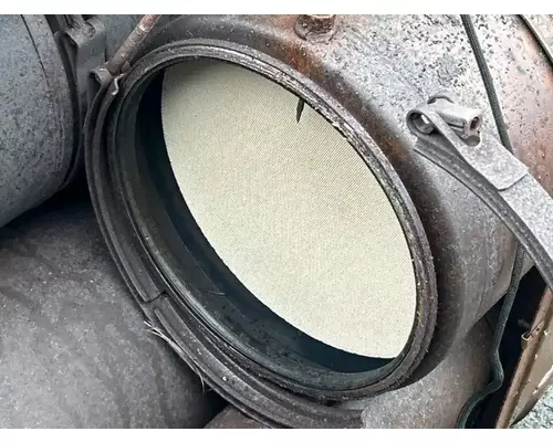 Freightliner Cascadia 125 DPF (Diesel Particulate Filter)