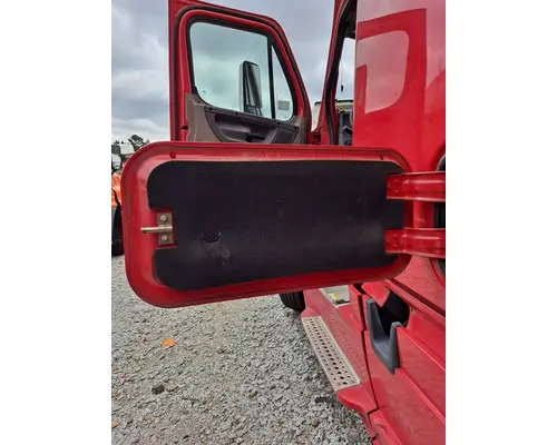 Running Board FREIGHTLINER CASCADIA 125 LKQ Evans Heavy Truck Parts