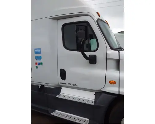Freightliner Cascadia 125 Door Assembly, Front