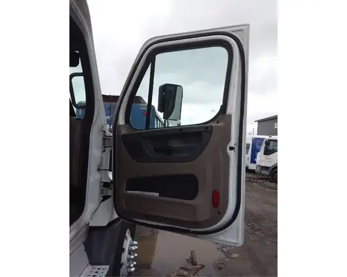 Freightliner Cascadia 125 Door Assembly, Front