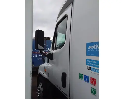 Freightliner Cascadia 125 Door Assembly, Front