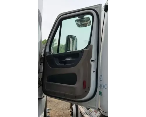 Freightliner Cascadia 125 Door Assembly, Front