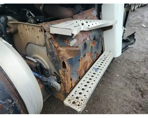 DPF (Diesel Particulate Filter) Freightliner Cascadia 125 Complete Recycling Group LLC