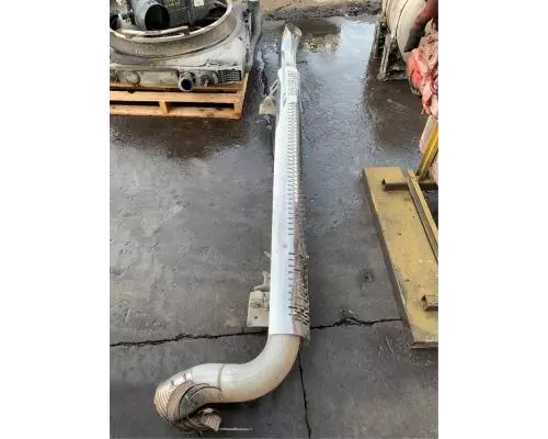 Freightliner Cascadia 125 Exhaust Pipe