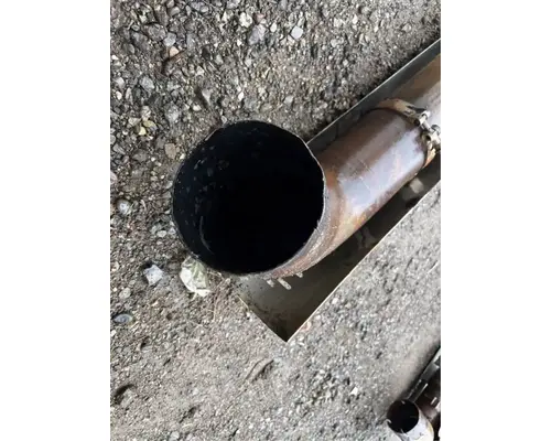 Freightliner Cascadia 125 Exhaust Pipe
