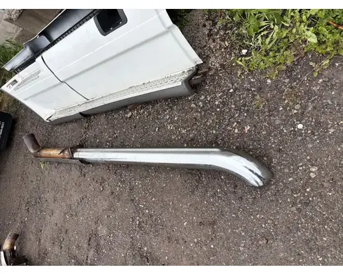 Freightliner Cascadia 125 Exhaust Pipe