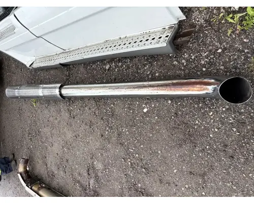 Freightliner Cascadia 125 Exhaust Pipe