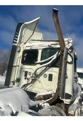 Freightliner Cascadia 125 Exhaust Pipe