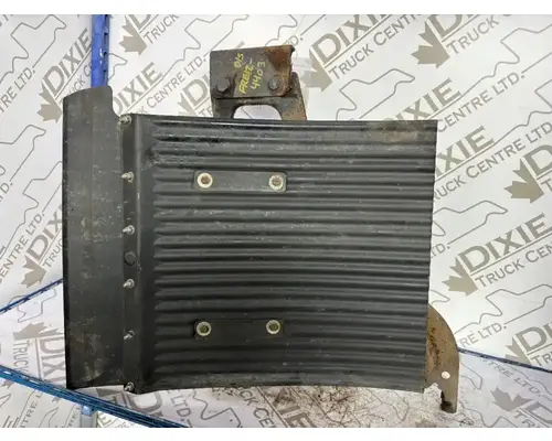 Fender Freightliner Cascadia 125 Dixie Truck Centre