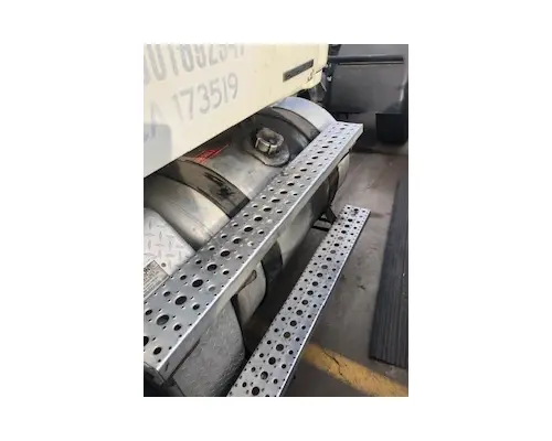 Fuel Tank FREIGHTLINER Cascadia 125 American Truck Salvage