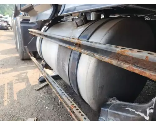 Freightliner Cascadia 125 Fuel Tank