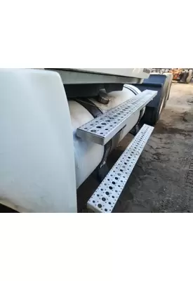 Freightliner Cascadia 125 Fuel Tank