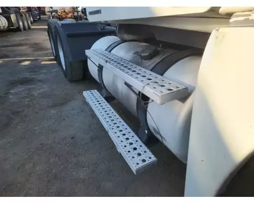 Freightliner Cascadia 125 Fuel Tank