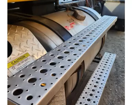 Freightliner Cascadia 125 Fuel Tank