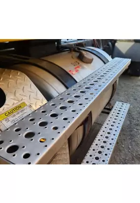 Freightliner Cascadia 125 Fuel Tank