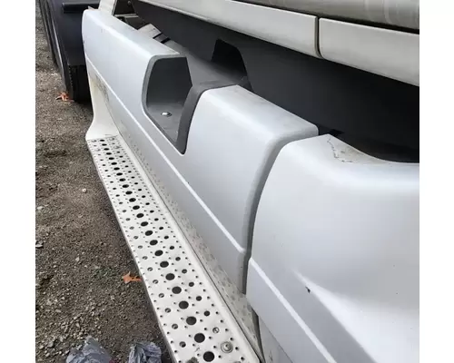 Freightliner Cascadia 125 Fuel Tank