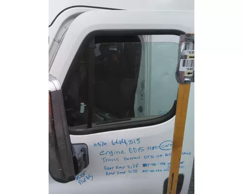 Door Glass, Front FREIGHTLINER CASCADIA 125 LKQ KC Truck Parts - Inland Empire