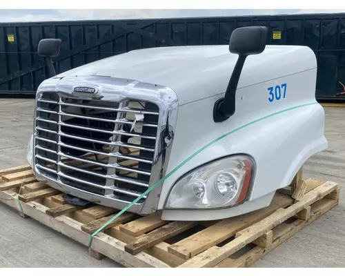 Hood FREIGHTLINER Cascadia 125 Frontier Truck Parts