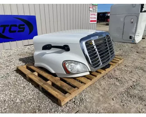 Freightliner Cascadia 125 Hood