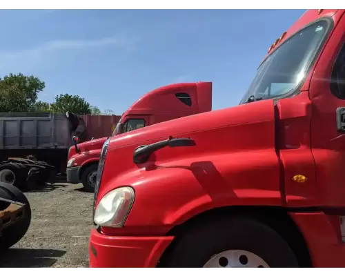 Freightliner Cascadia 125 Hood