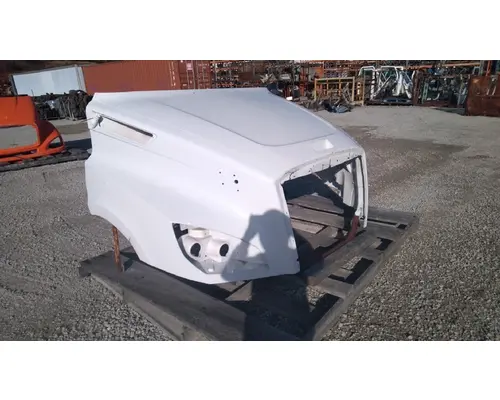 Hood Freightliner cascadia 125 River City Truck Parts Inc.
