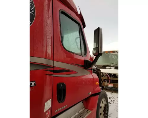 Freightliner Cascadia 125 Mirror (Side View)