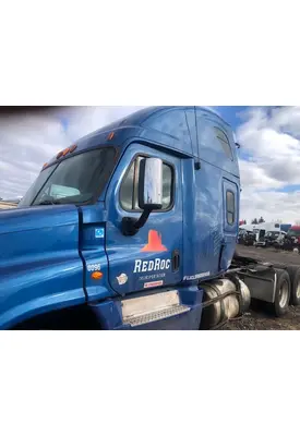 Freightliner Cascadia 125 Mirror (Side View)