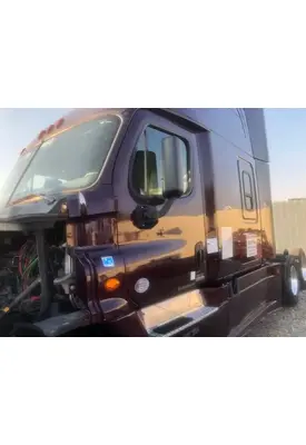 Freightliner Cascadia 125 Mirror (Side View)