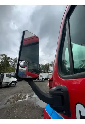 Freightliner Cascadia 125 Mirror (Side View)