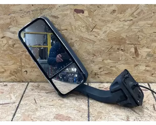 Freightliner Cascadia 125 Mirror (Side View)