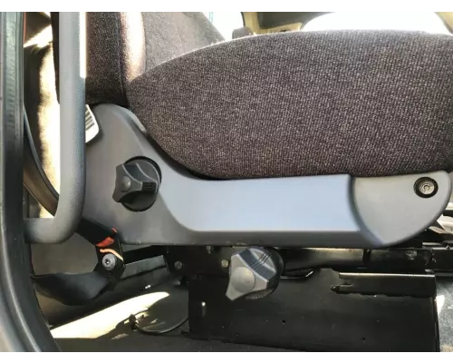 Freightliner Cascadia 125 Seat, Front